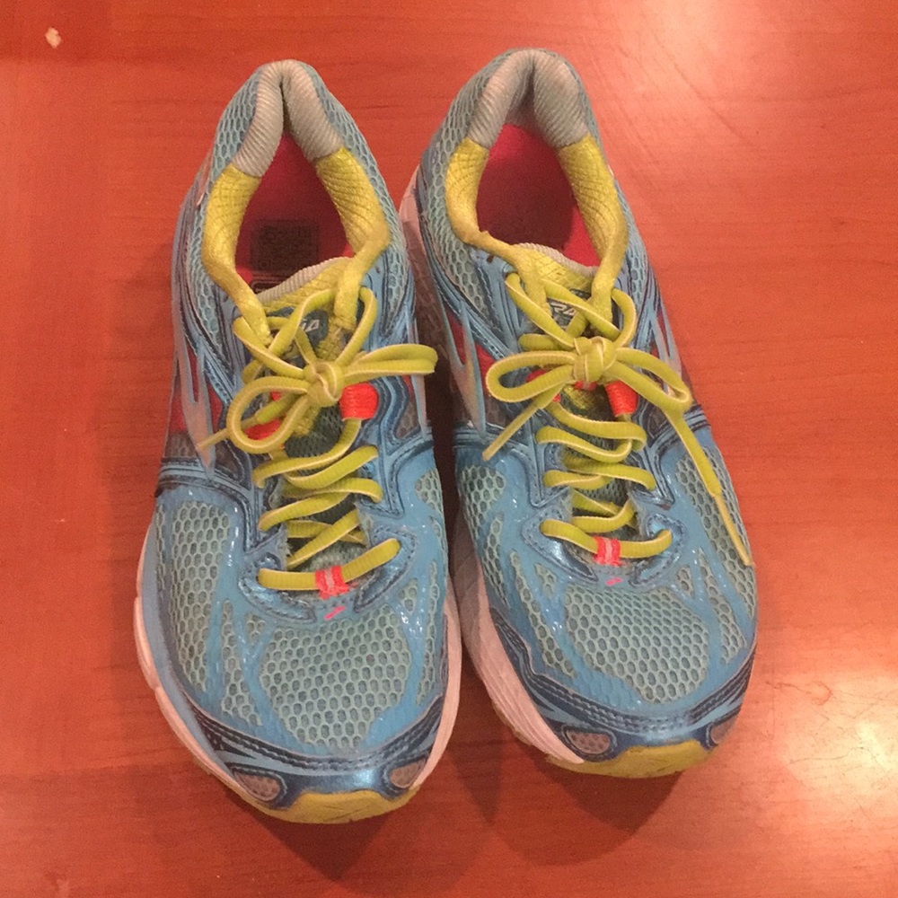 Brooks tennis shoes in blue